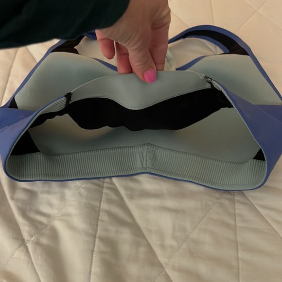 On Active Bra Performance Sports Bra size small - Picture 13 of 16